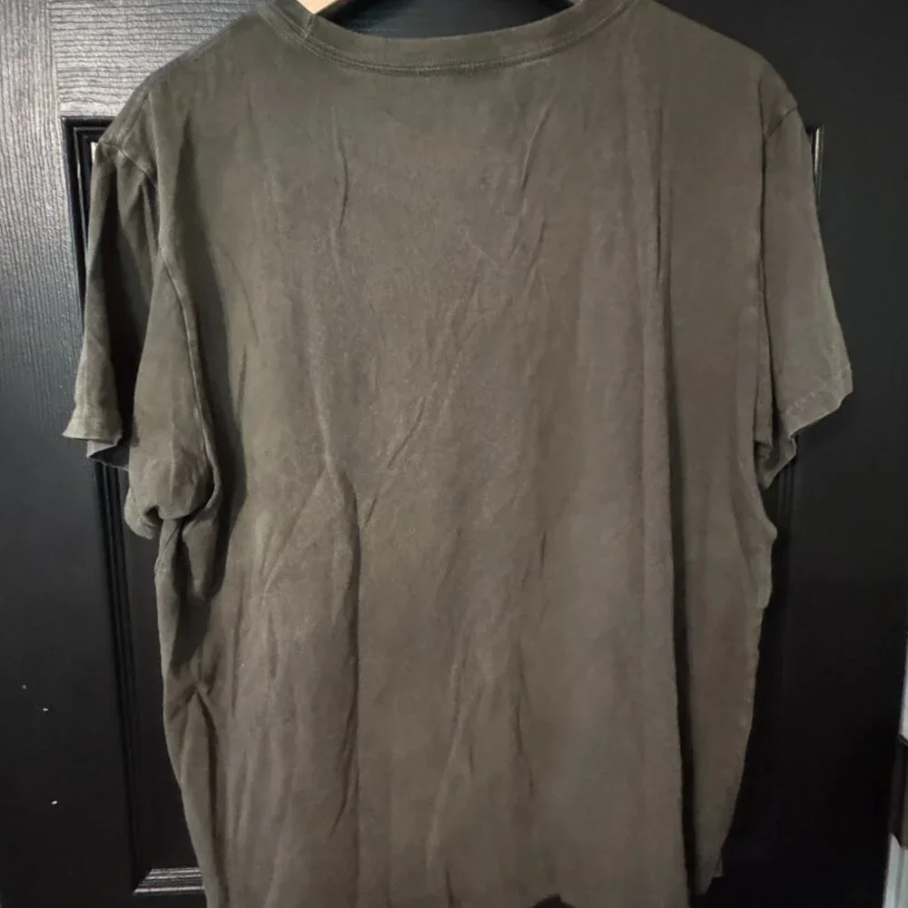 NWOT Womens Lucky Brand ACDC Short Sleeve Stud Band Tee Army Green Multi Large - Picture 3 of 3